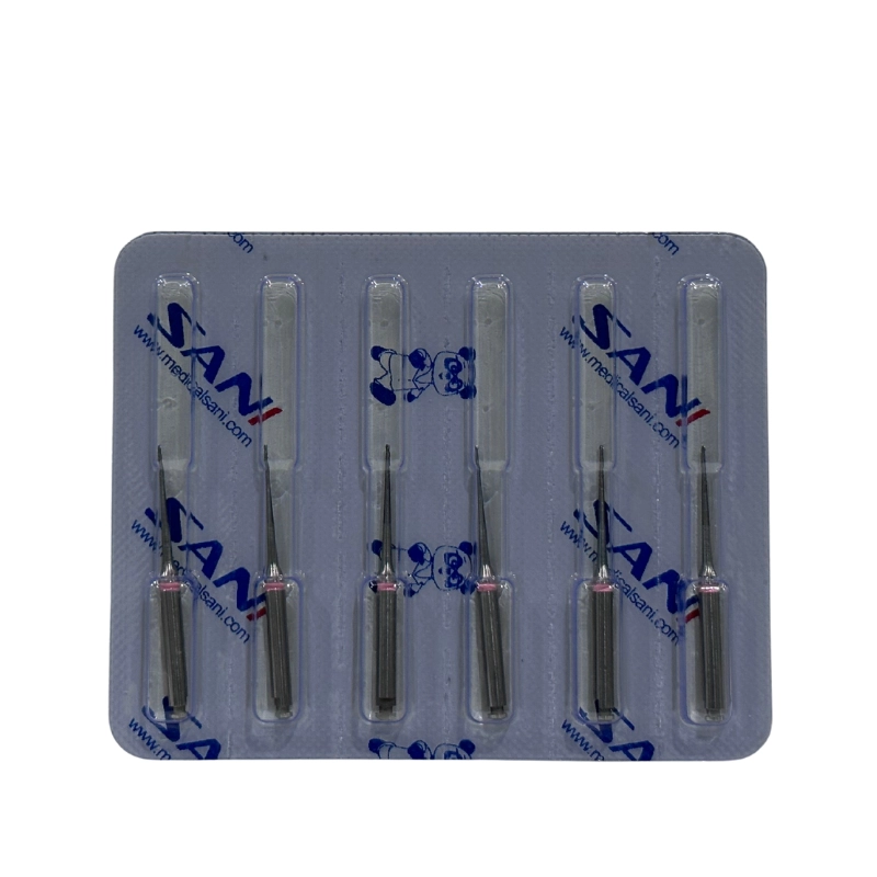 SANI Endo Explorer, kök kanal girişlerini lokalize etmek ve pulpa odası tavanını kaldırmak için özel olarak tasarlanmış Tungsten Karbür frezdir. 31mm uzunluğundaki ince gövdesi sayesinde mikroskop altında veya derin kavitelerde net görüş sağlar. Minimal invaziv giriş için idealdir.