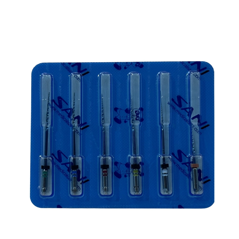 SANI BS Blue Storm (Gold), sertleştirilmiş Gold ısıl işlem teknolojisi ile kalsifiye ve düzensiz kanallarda yüksek kesim verimliliği sunar. Çift kesitli tasarımı sayesinde kanal içinde vidalanma (screw-in) etkisi yaratmaz ve debris koronal yöne hızla atılır.