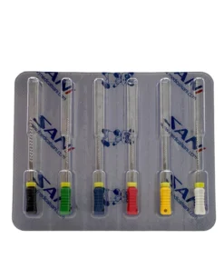 SANI H-File, kök kanal tedavisinde yüksek kesim verimliliği ve etkin debris (artık) tahliyesi için özel olarak tasarlanmış paslanmaz çelik el eğesidir. "Hedstrom" tipi keskin bıçak yapısı, çekme hareketiyle dentin duvarlarını hızla şekillendirir. Esnek ve dayanıklı çelik alaşımı sayesinde kırılmaya karşı dirençlidir ve kavisli kanallarda güvenle kullanılır