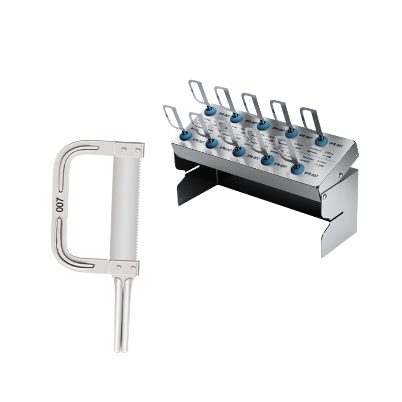 Ortodontik tedavilerde en hassas enamel aşındırma (IPR) işlemleri için tasarlanmış, 0.07 mm kalınlığında ve 7 µm ultra ince elmas kaplamalı testere ucu . Isı oluşumunu minimize eden tırtıklı (serration) ve deliksiz (non-hole) paslanmaz çelik yapısıyla dar alanlarda yüksek manevra kabiliyeti sunar, paket içeriğinde 10 adet 134°C'ye kadar otoklavlanabilir uç bulunur