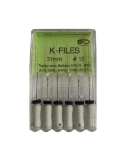 Golddent markasına ait, derin kanallarda enfekte dokuları uzaklaştırarak temel şekillendirme sürecini başlatmak amacıyla kullanılan, 31 mm uzunluğunda 15 numara beyaz renk kodlu K-Files manuel kanal eğesi kutu görseli.